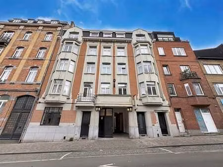 ixelles - appart 2 ch. de +/- 98 m²