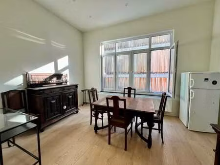 st gilles - pl stephanie - appartement 2ch