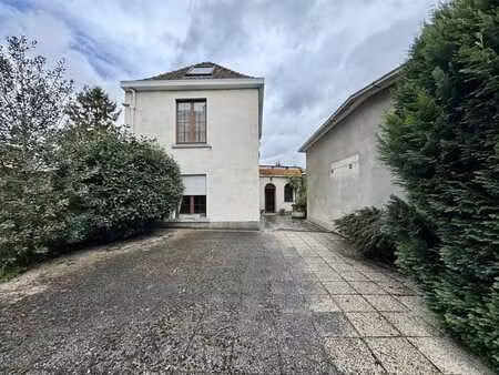 maison 4 façade  3 chambres avec jardin et atelier