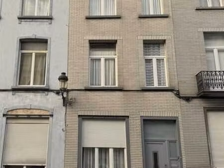 maison de 4 chambres + bureaux