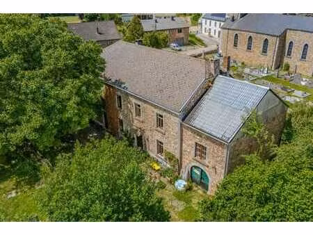propriété de caractère et cadre enchanteur à vaux-chavanne