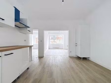 bel appartement rénové une chambre de 53 m² idéalement situé