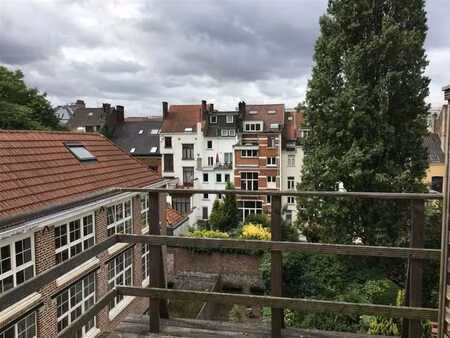quartier européen! très bel appartement non meublé 1 chambre