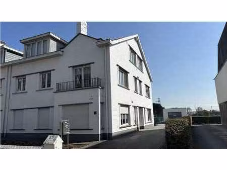 instapklaar 2-slaapkamerappartement te huur in zeebrugge