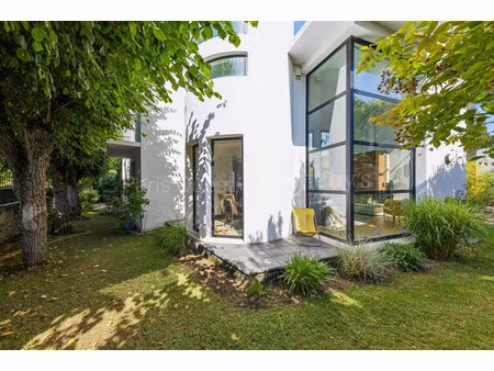 maison d'architecte à vendre dans le quartier montretout