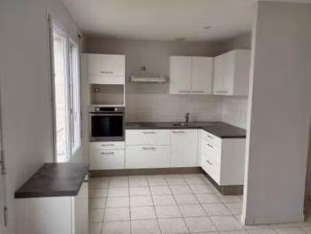 location appartement 3 pièces à clisson (44190) : à louer 3 pièces / 54m² clisson