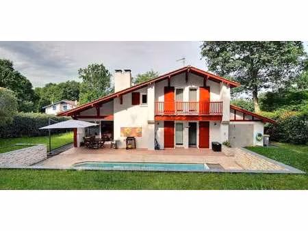 maison avec piscine bassussarry (64)