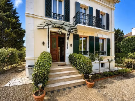 maison de luxe à vendre dans le quartier plateau thery-centre ancien