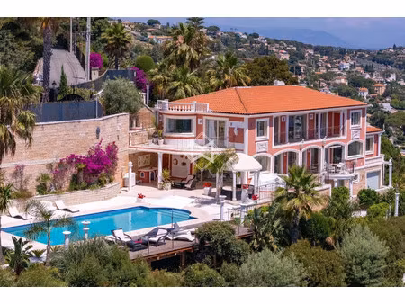 villa de luxe à vendre dans le quartier gare