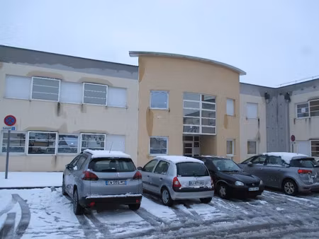 location locaux professionnels 85 m² à nevers (58000)  959 €