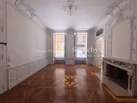 appartement de luxe à vendre dans le quartier comtale-cente-cours mirabeau