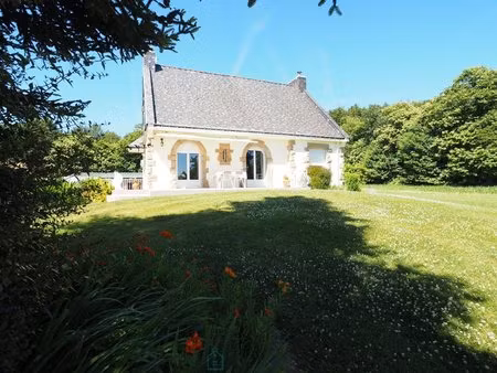 agréable et lumineuse traditionnelle sur sous-sol complet - belle parcelle paysagée de 2..