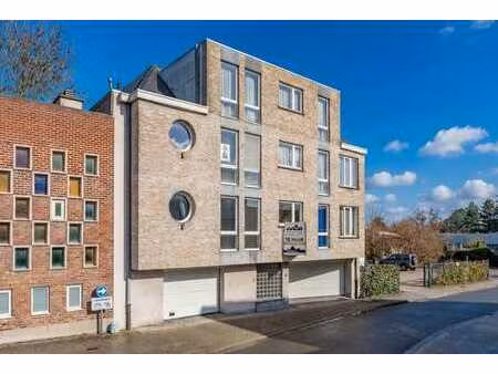 appartement met twee slaapkamers en staanplaats nabij het ce