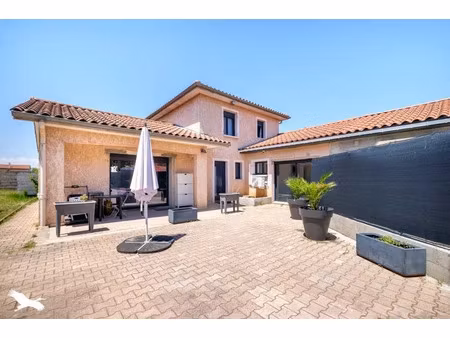 vente maison 5 pièces 159 m² à vaulx-en-velin (69120)  560 304 €