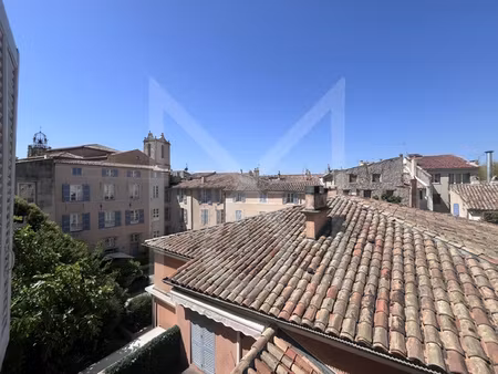 aix-en-provence - centre-ville historique - grand t3 de 90m2