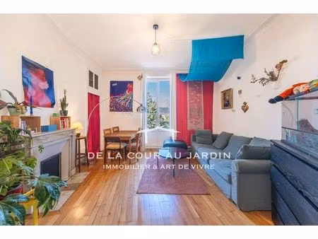 appartement traversant aux volumes généreux