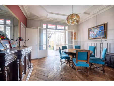 hôtel particulier à vendre dans le quartier bécon