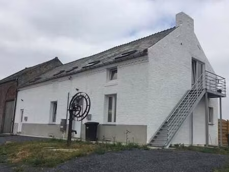 appartement dans fermette rénovée 3 ch. à louer