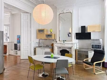liège centre - appt. de standing dans une maison de maître.