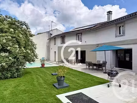 maison à vendre - 6 pièces - 231 m2 - salignac sur charente - 17 - poitou-charentes