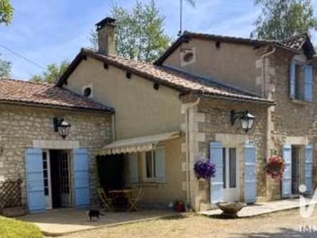 vente maison à thiviers (24800) : à vendre / 260m² thiviers