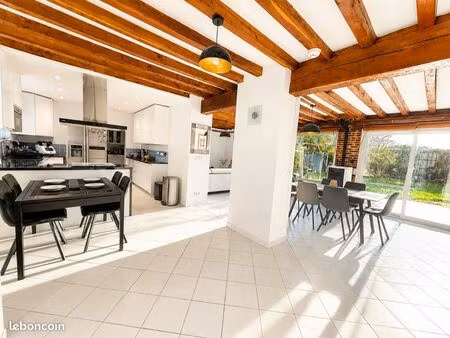 maison 7 pièces de plain pied 140 m2