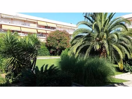 beau 2p grande terrasse piscine tennis proche gare et centre ville
