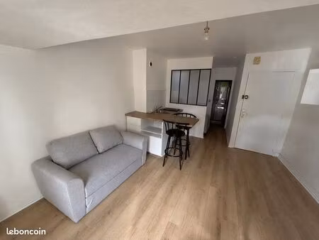 loue t2 de 25m² entièrement rénové à neuf – plein centre