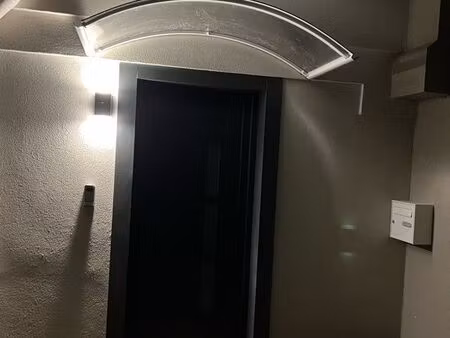 location à l année 4 p