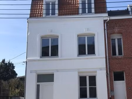 à louer – maison familiale 145 m² – 4 chambres – jardin clos – dpe c – valenciennes
