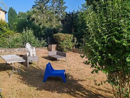 beau f2 dans verdure