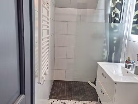je loue un appartement meublé f 2