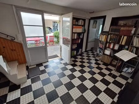 t2 meublé avec parking sécurisée et jardin
