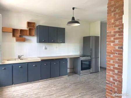 appartement 75 m2 + grand garage et jardin
