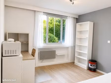 studio meublé rénové au calme