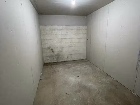 box de stockage isolé