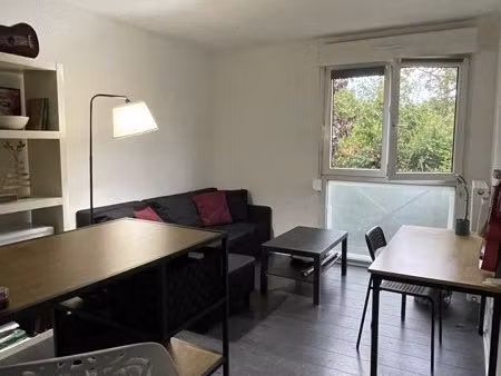 studio meublé 21m2 proche campus  iut pharma et tram