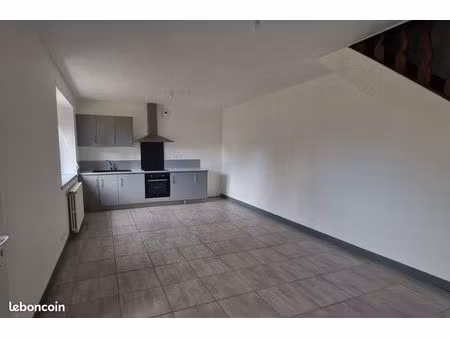 appartement à louer entièrement rénové