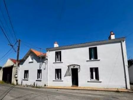 vente maison à saint-léger-les-vignes (44710) : à vendre / 153m² saint-léger-les-vignes