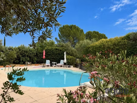maison de luxe à vendre à cotignac