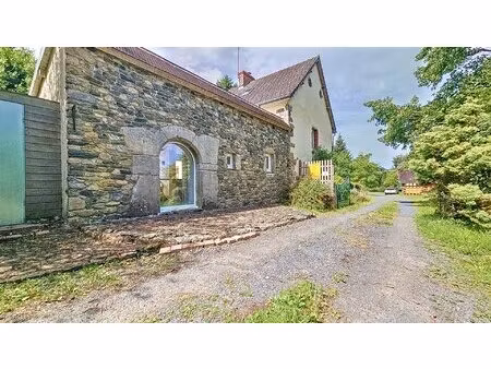 proprieté avec gite et dépendances