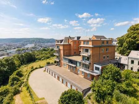 duplex proche des facilités avec vue imprenable
