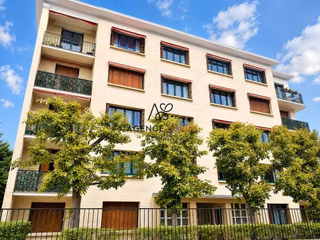 location appartement 4 pièces 77 m² à le vésinet (78110)  1 352 €