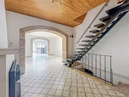 jolie maison 2 chambres avec cour et garage
