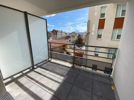 t1 neuf avec balcon