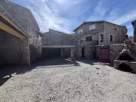 maison de village 112m2 avec 3 chambres et jardin à saint cyr