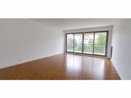 t3 traversant avec balcon