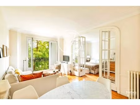 paris 18e - montmartre / abbesses - appartement - 2 pièces - 54 76m² carrez - vue panorami