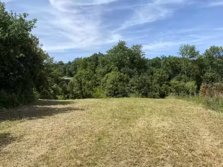 terrain viabilisé 2100 m2 à felines
