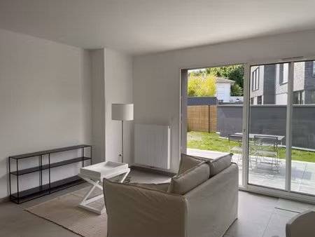 t2 meublé - rez de jardin